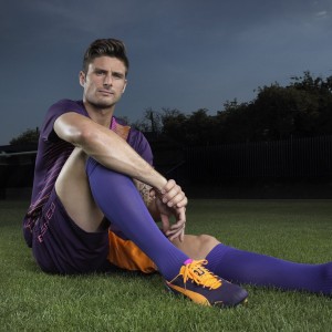 kaiyun官方-詹姆斯赛事新规引爆争议，瑞士队遭针对性调整引发公平性质疑，詹姆斯新规被指针对瑞士队，公平性受广泛质疑