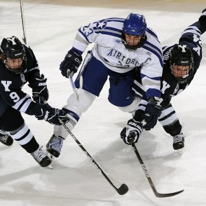 开云官网-跨越万里的共鸣，当申花打破进球荒，本菲卡球迷为何高唱？万里共鸣！申花破荒，本菲卡球迷为何高歌？