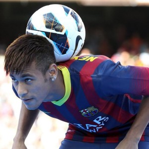 开云官网-巅峰对决，拜仁与海港激战正酣，补时世界波一剑封喉！补时世界波绝杀！拜仁与上海海港上演巅峰对决