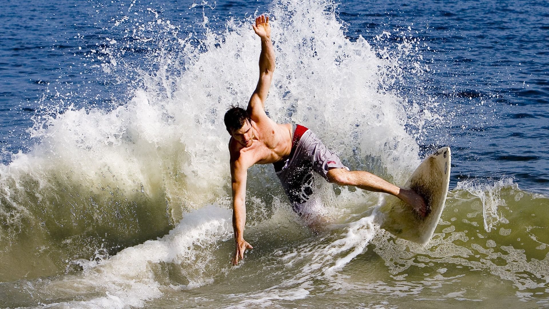 新星绝杀！TheShy的指尖惊雷，与巴塞罗那青春的狂想，TheShy指尖惊雷引爆巴塞罗那青春狂想