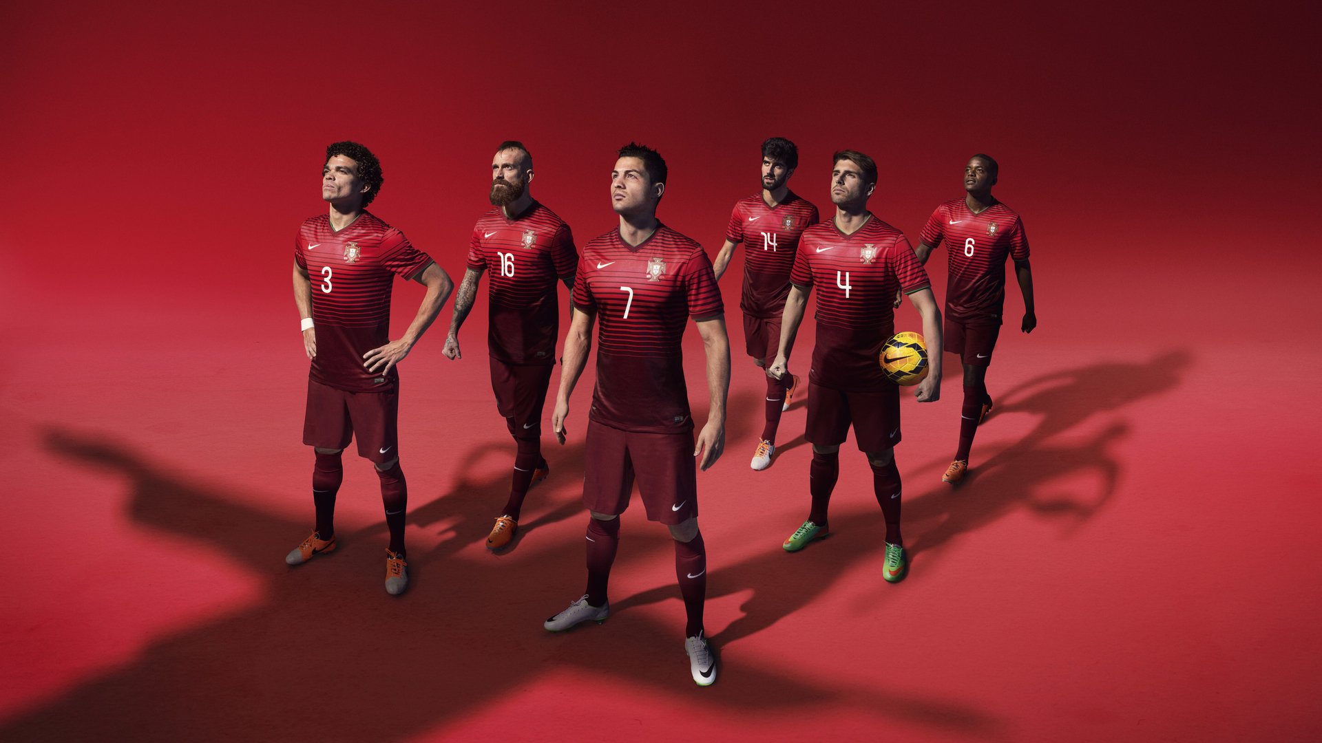 电竞与绿茵的巅峰对决，Doinb的传奇与穆雷的40分钟激战，键盘与草皮的碰撞，Doinb传奇对决穆雷40分钟绿茵激战