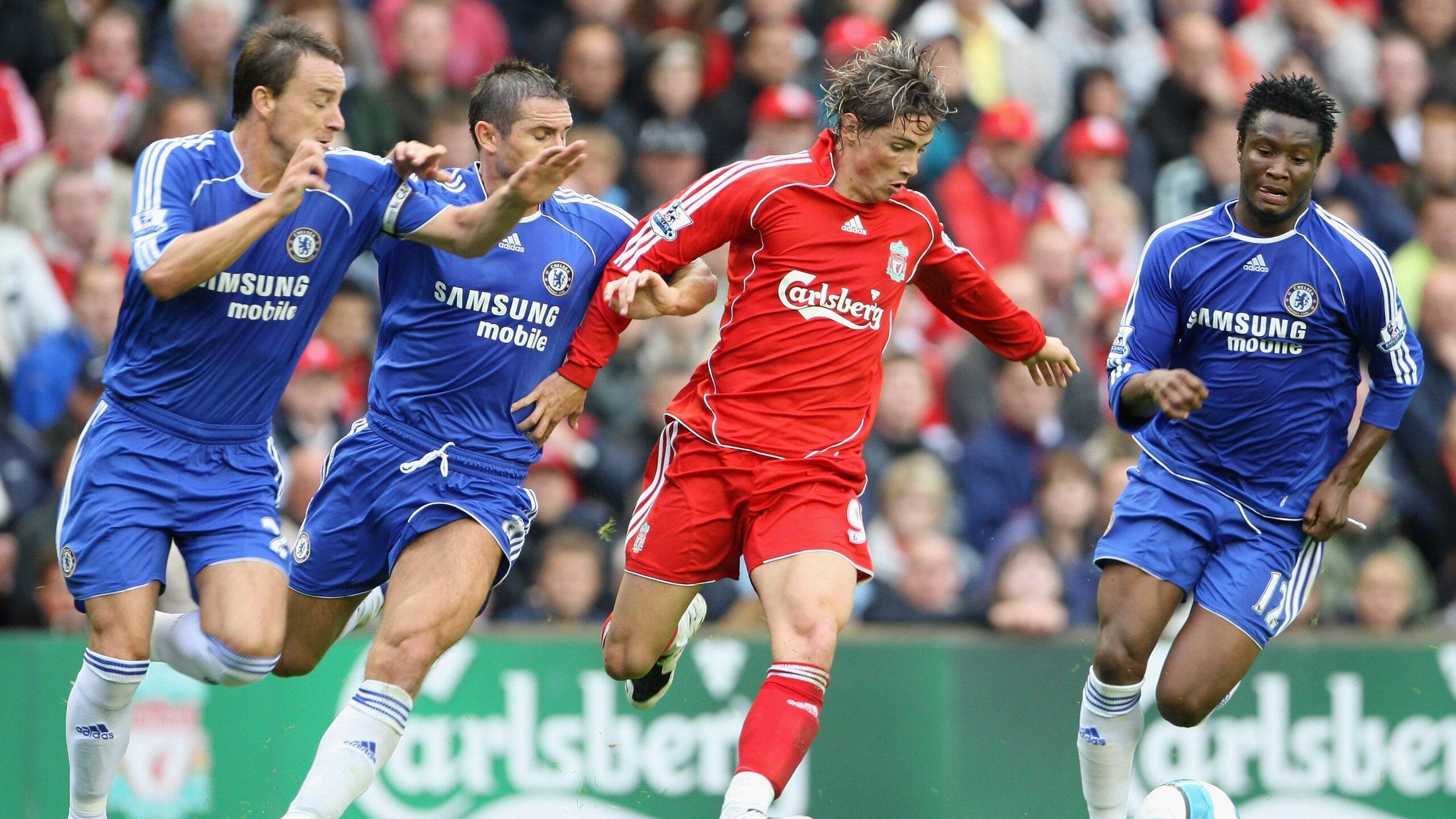 尤文图斯再度上演帽子戏法，巴黎圣日耳曼后防线成筛子！尤文图斯帽子戏法再屠巴黎，后防溃败成筛子